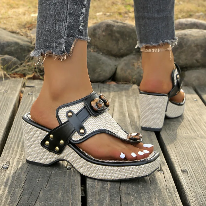 Aurelle Sculpted Strap Sandals - Image 5