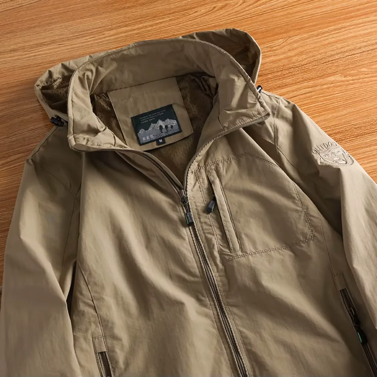 Everest Crest Hooded Jacket - Image 6