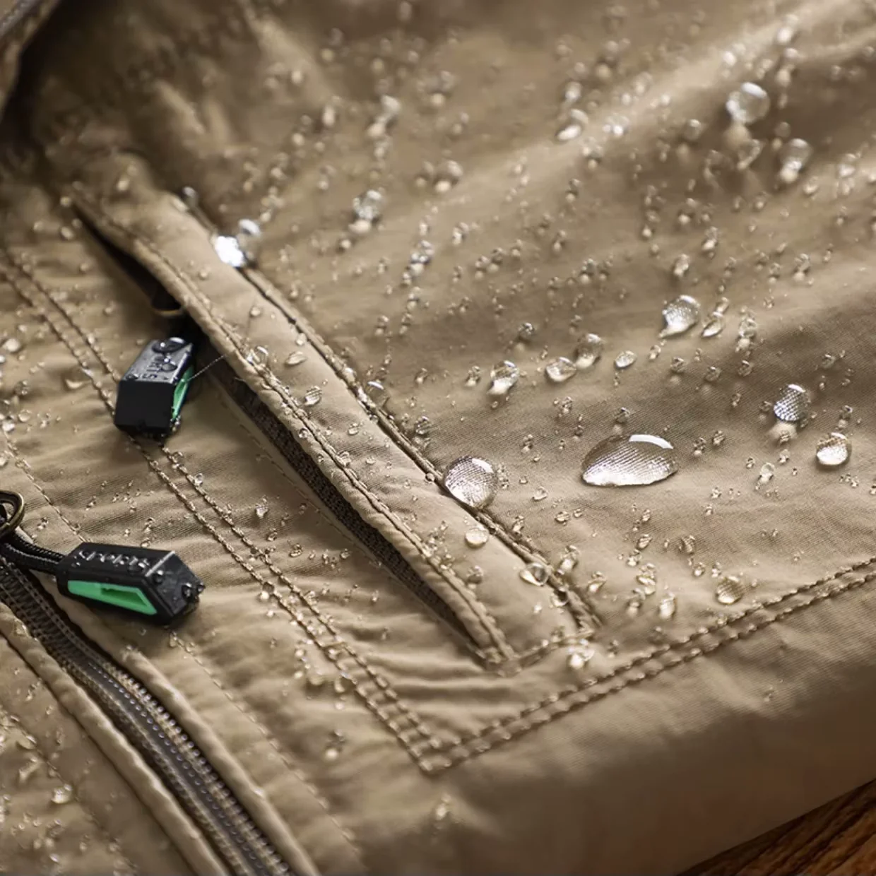 Everest Crest Hooded Jacket - Image 7
